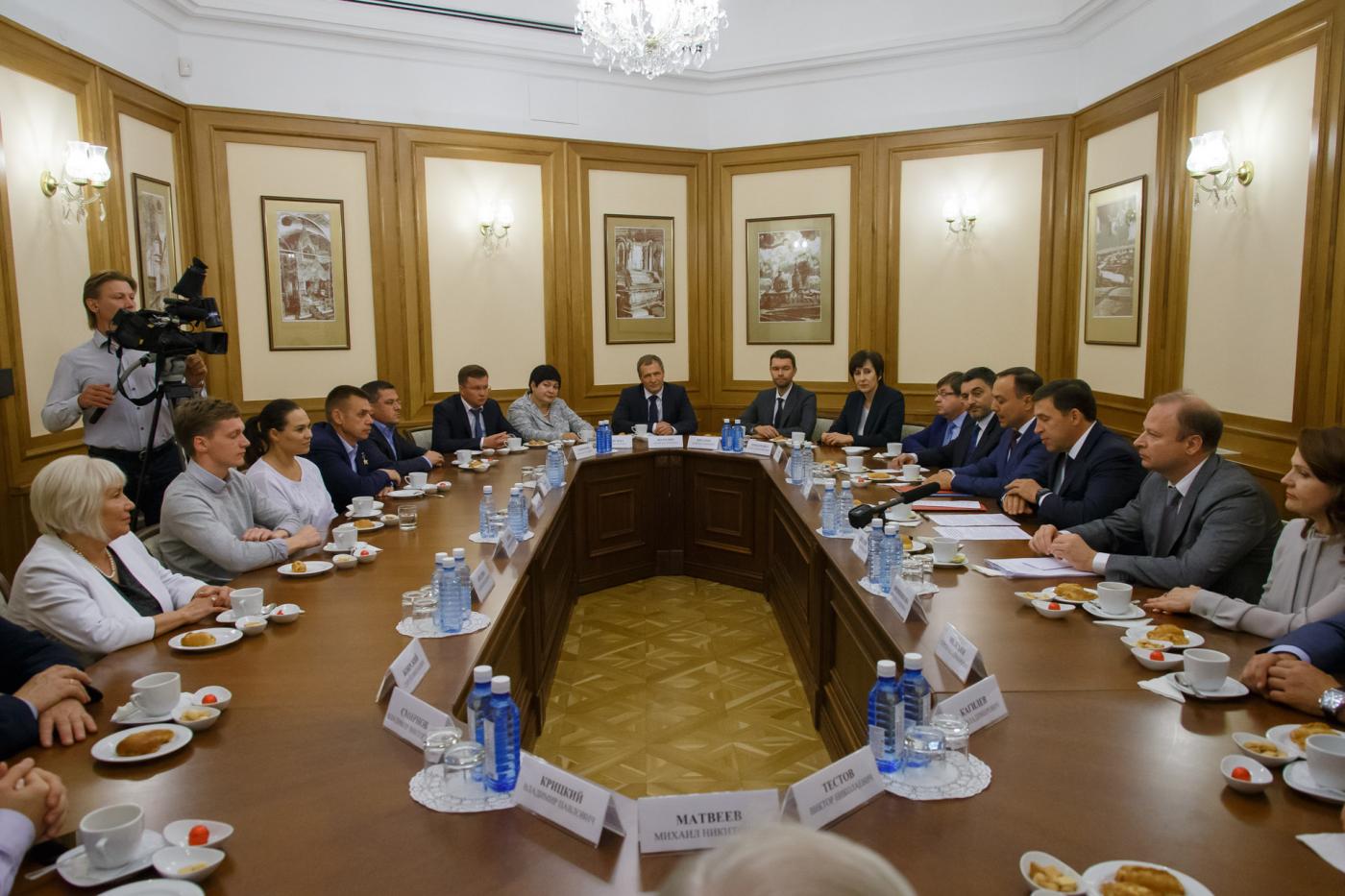 На встрече с избранными депутатами ЕГД Куйвашев назвал результат «Единой России» «достойным» - Фото 1