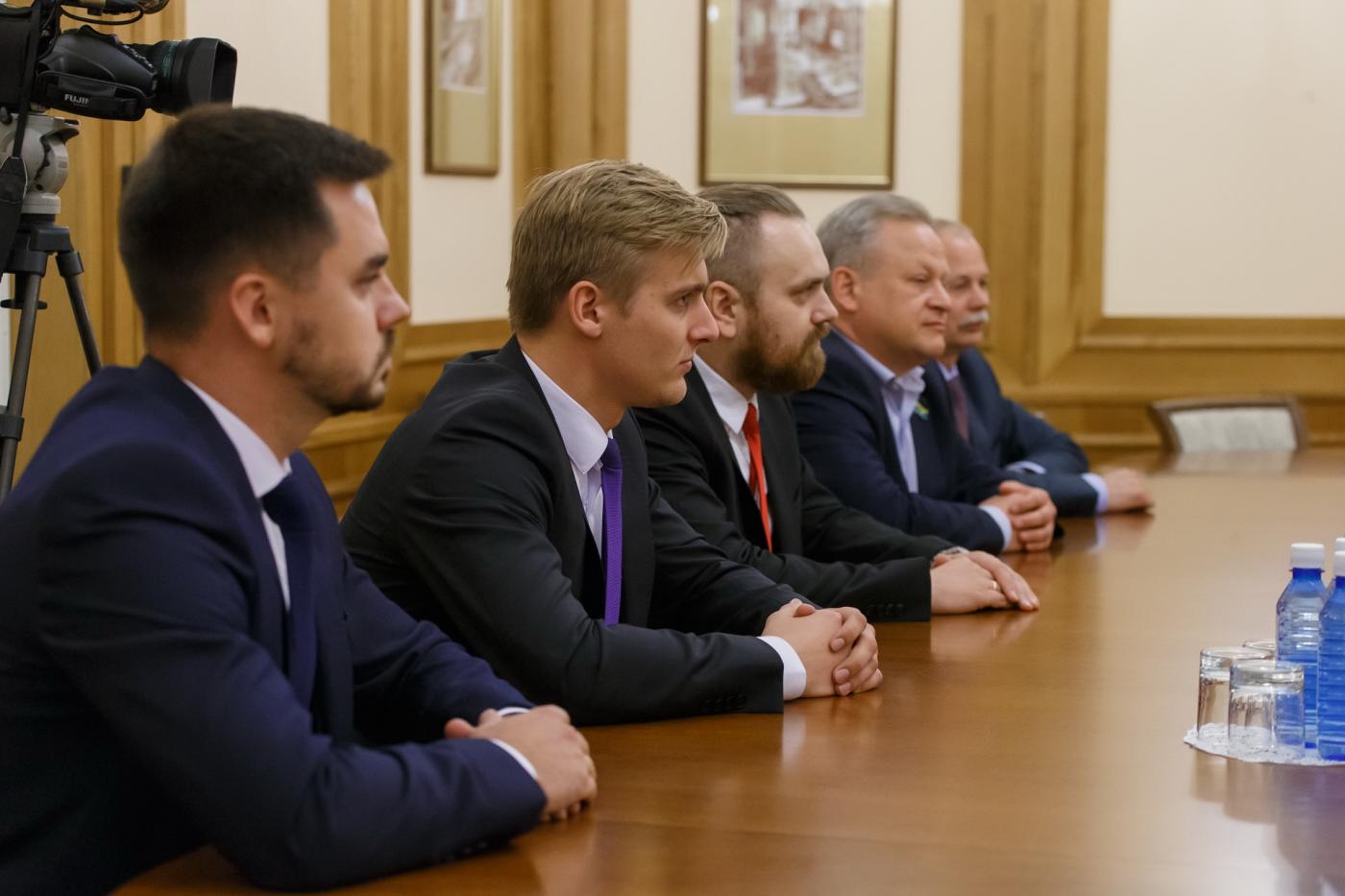 Куйвашев продолжает вербовать депутатов. На встрече с коммунистами он предложил «конструктивное сотрудничество» - Фото 1