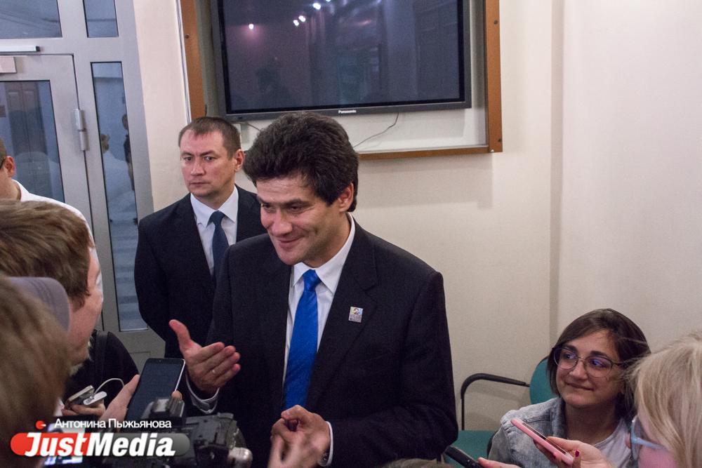 Высокинский, пообещавший возвратить старую школу «полновесных» глав районов, провел первое совещание - Фото 1
