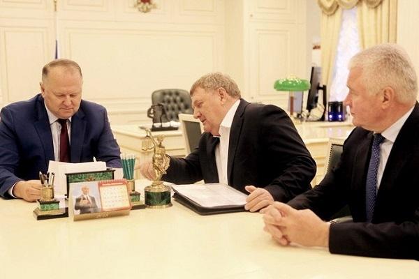 «Уралтрансмаш» надеется на помощь Цуканова в продаже трамваев Екатеринбургу - Фото 1