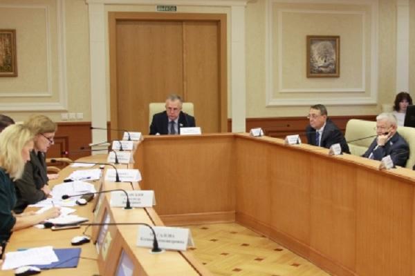 Названы имена кандидатов на место в Общественном совете свердловского заксобрания  - Фото 1