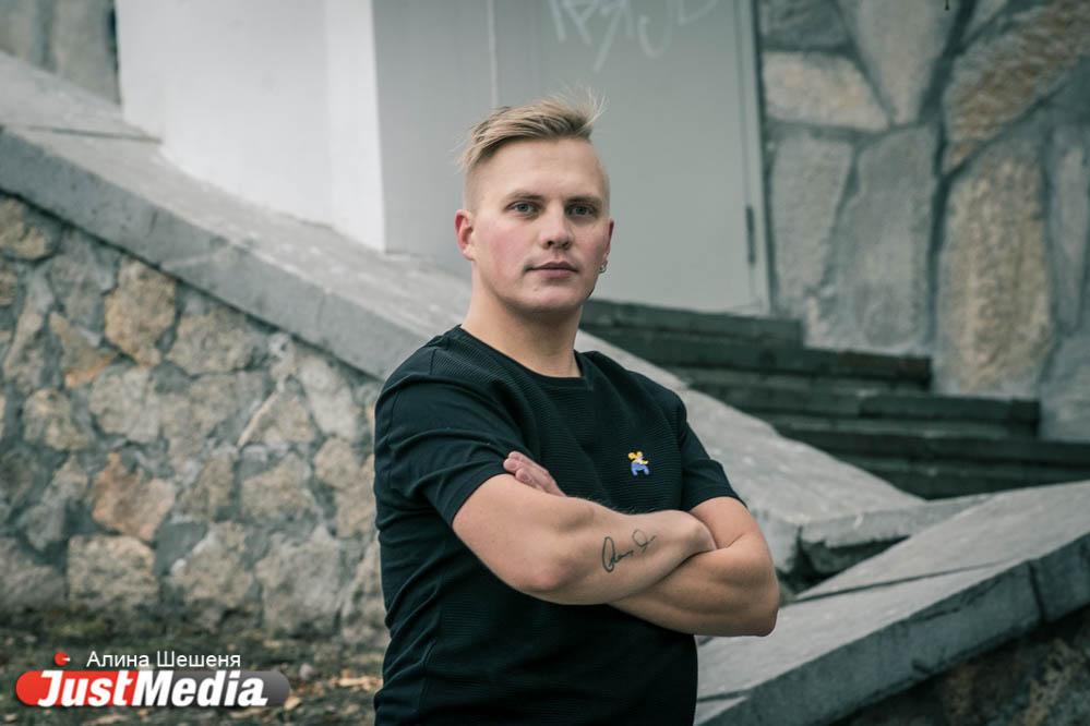 Юрий Галактионов, владелец художественной студии: «Я ненавижу уральскую погоду. Девять месяцев в году – кошмар». В Екатеринбурге -3 ФОТО, ВИДЕО - Фото 1