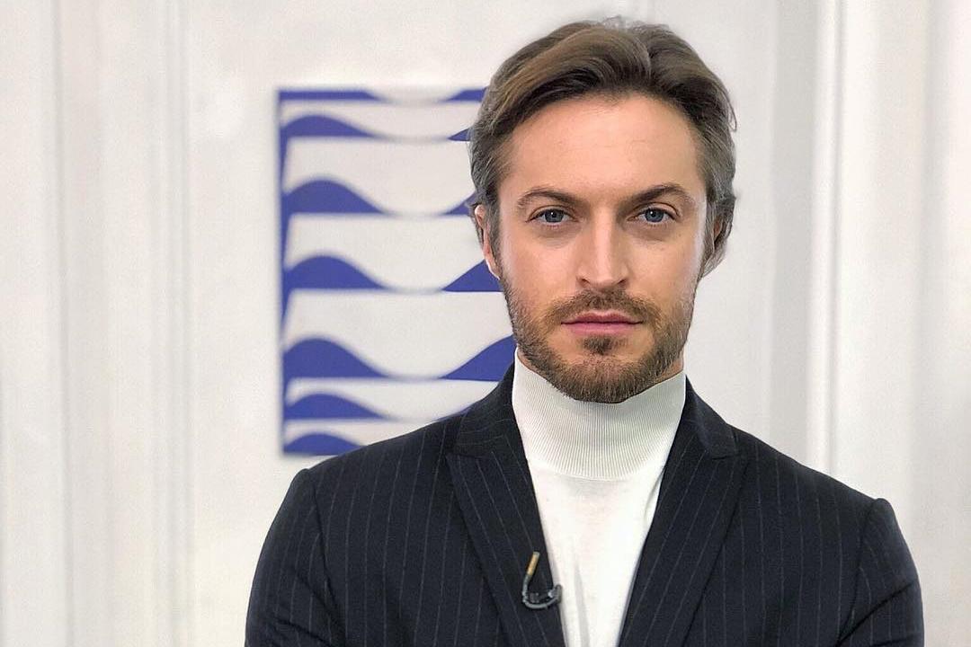 Бьюти-стилист Евгений Жук покажет уральским модницам варианты стильных причесок на Новый год - Фото 1