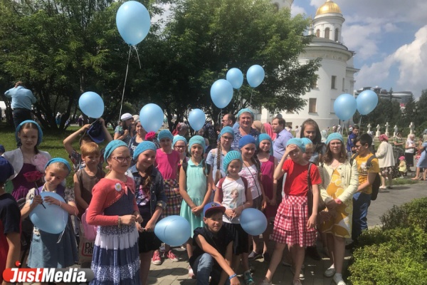 «Все прочувствовали, помолились, даже поплакали». В Екатеринбурге отпраздновали юбилей Тихвинской икона Божией Матери - Фото 1