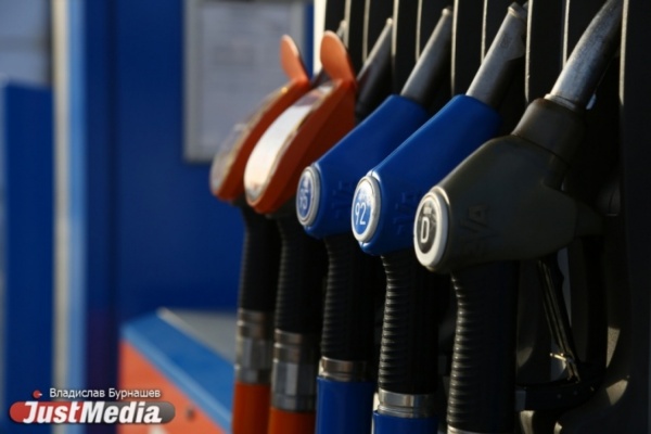 УФАС вновь зарегистрировала рост цен на бензин. Больше всего подорожал АИ-95 - Фото 1