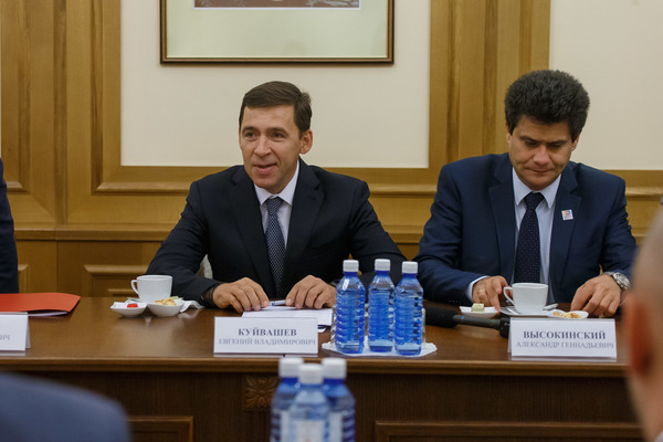 Куйвашев закончил встречи с новыми депутатами ЕГД - Фото 1