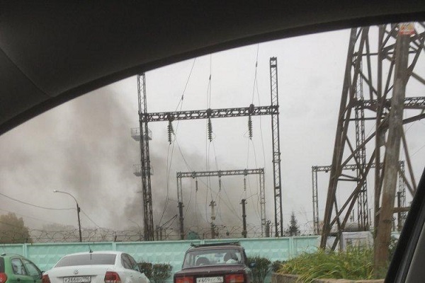 Из-за аварии на подстанции без света осталось более 10 000 екатеринбуржцев - Фото 1