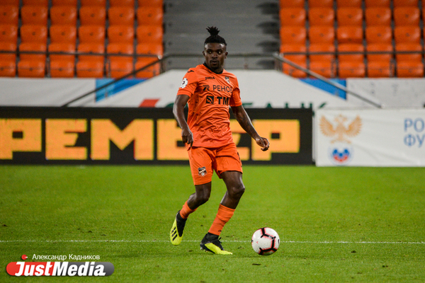 Трех футболистов «Урала» вызвали в национальные сборные - Фото 1