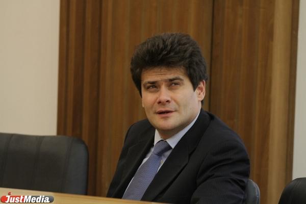 Депутаты без споров и бурных обсуждений повысили зарплату Высокинскому - Фото 1