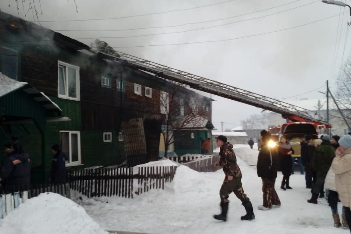 В Алапаевске в серьезном пожаре пострадали два человека - Фото 1