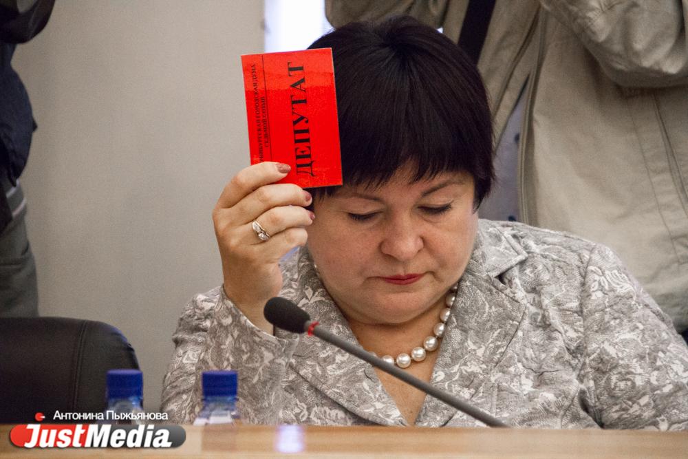 «Единая Россия» вновь открестилась от Дерягиной - Фото 1