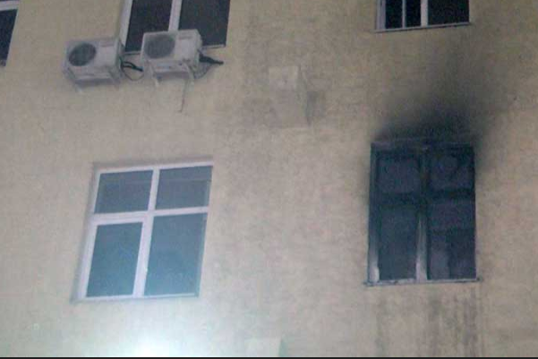 В Екатеринбурге минувшей ночью горела высотка на Радищева - Фото 1