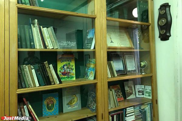 Евгений Куйвашев выделил 2 млн рублей на проект библиотеки для поселка под Тугулымом, о которой его просили жители - Фото 1
