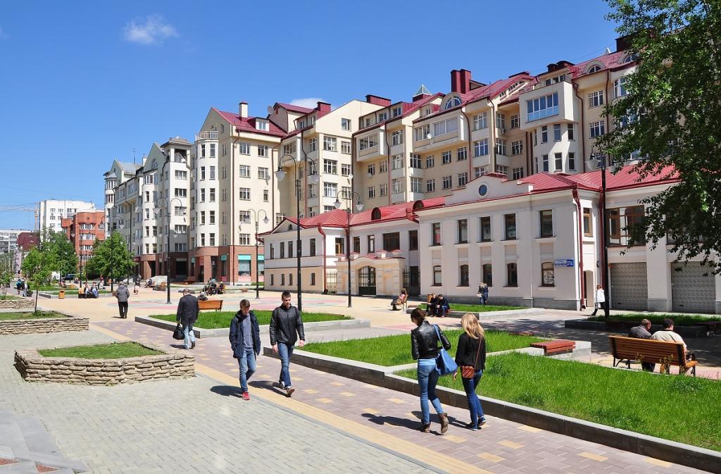 Урбанисты предложили занять парковки на улице Красноармейской стрит-ритейлом - Фото 1