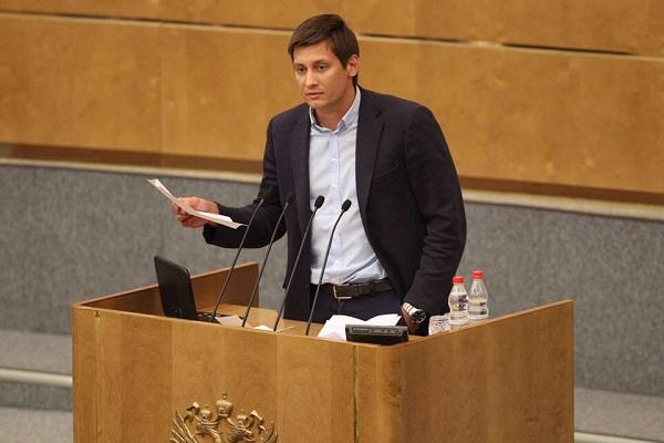 Экс-депутат Госдумы РФ попытается отменить закон о запрете на критику власти - Фото 1