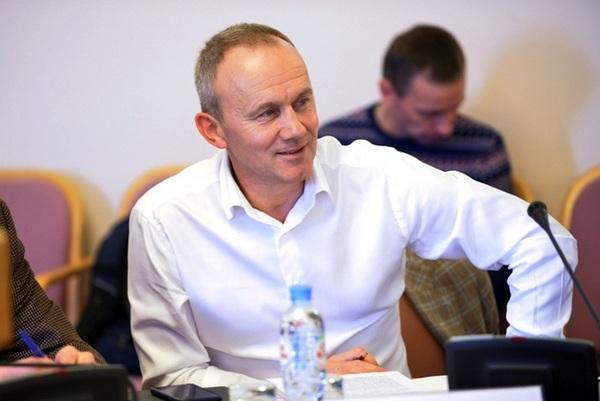 Куйвашев попросил членов кабмина помочь заму из Тюмени освоиться в новом для него регионе - Фото 1