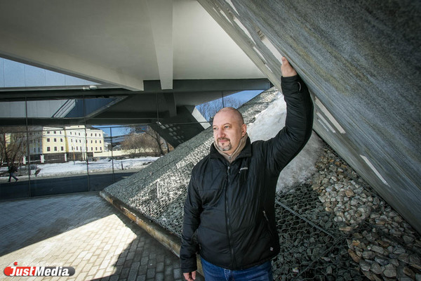 Журналист Дмитрий Мигалин: «Снег тает не только на улице, но и в сердце». В Екатеринбурге +7 - Фото 1