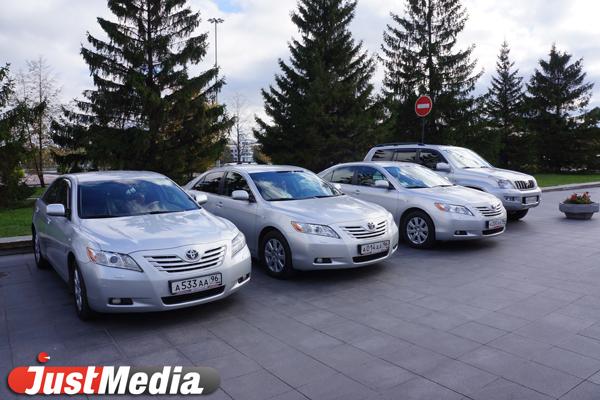 Мэрия Екатеринбурга пополнит автопарк 10 новыми иномарками серебряного цвета - Фото 1