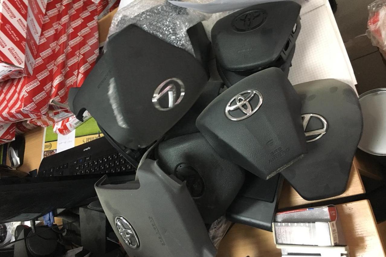 Таможенники изъяли в екатеринбургском автомагазине больше тысячи дубликатов запчастей для японских машин - Фото 1