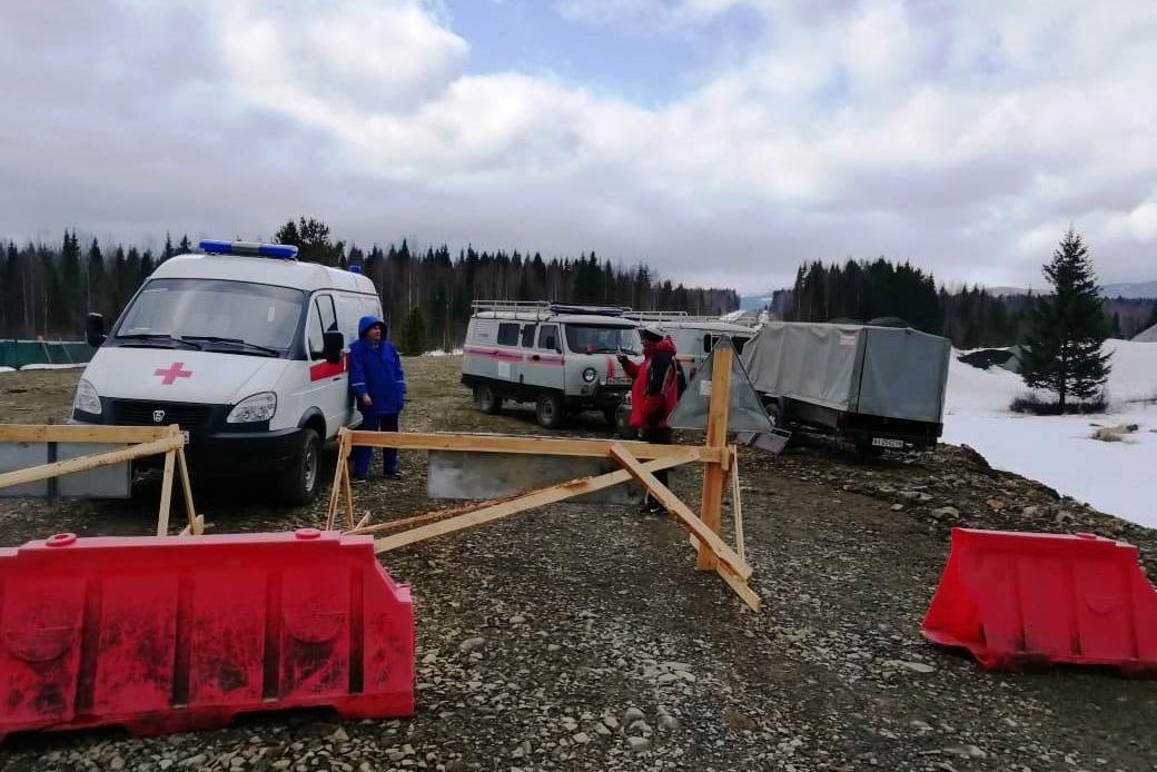 Спасатели эвакуировали с Конжаковского камня пострадавшую туристку - Фото 1