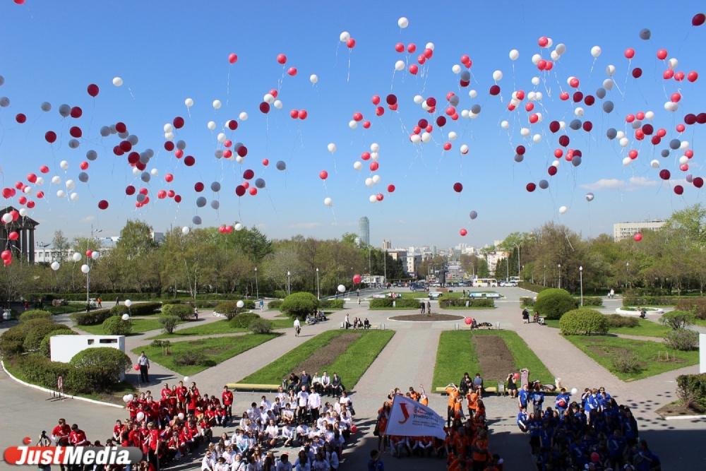«Это сознательное вредительство». Эко-активисты попросили филармонию не выпускать в небо шарики на «Безумных днях» - Фото 1