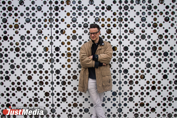  Американский художник Рон Реже: «Я посетил шесть городов Сибири и это первый город, где облачная погода». В Екатеринбурге +1