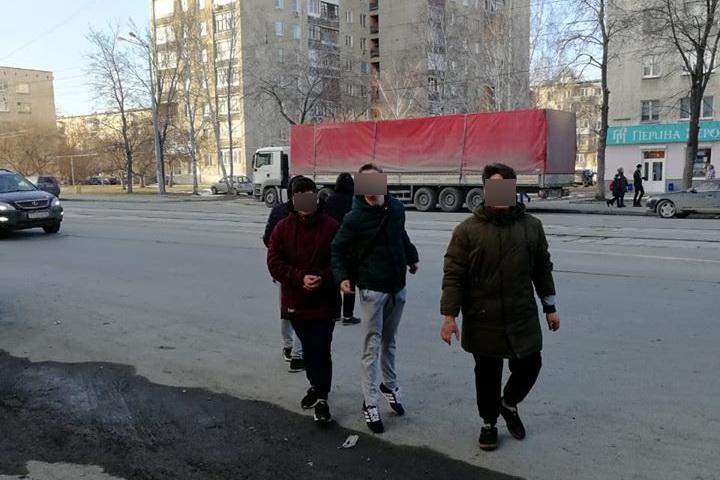 Депутат думы Екатеринбурга собирает информацию о банде подростков «Уралмашевские волки», терроризирующих район - Фото 1