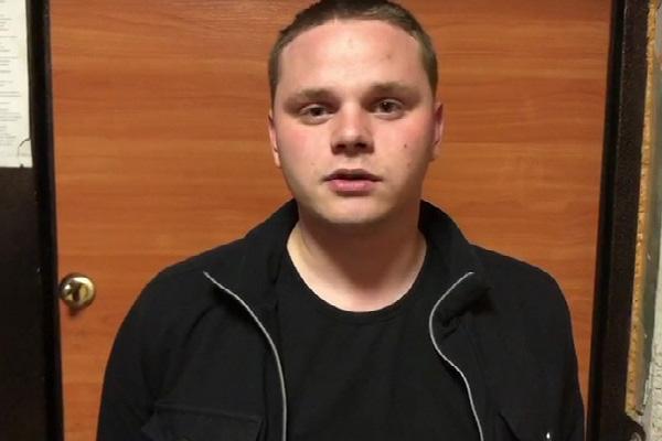 Полиция поймала двух екатеринбуржцев, которые напали на салон сотовой связи и украли дорогие гаджеты - Фото 1