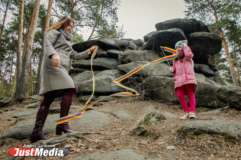 HR-менеджер Наталья Сысолятина с дочкой Ариной: «Люблю, когда выходишь на улицу после дождя, а под ногами много-много воды». В Екатеринбурге +5 - Фото 1