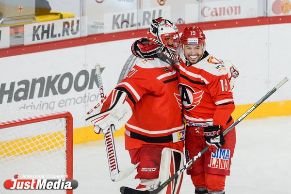 «Автомобилист» расстался с 11 хоккеистами - Фото 1