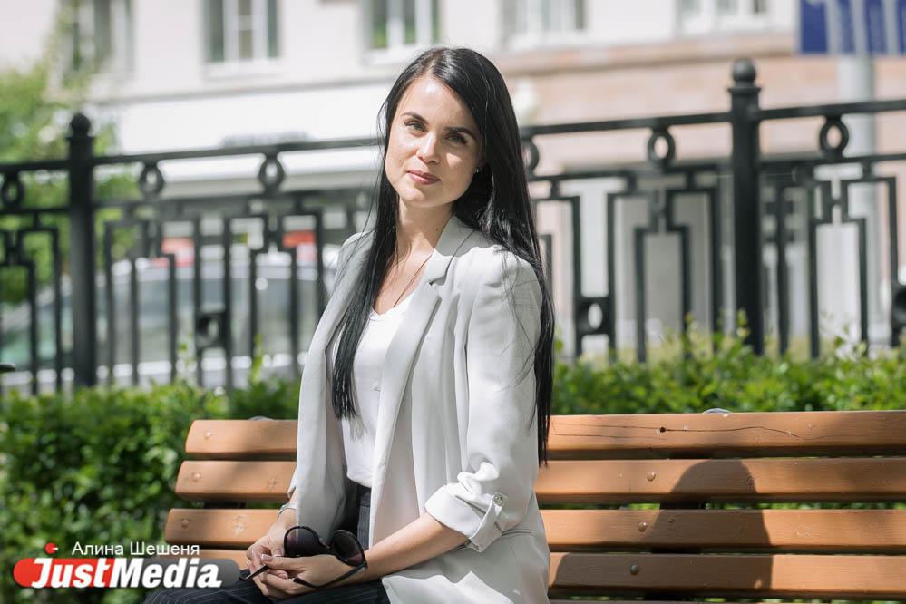Евгения Петрова, банковский работник: «Я люблю лето. В это время года всегда хорошее настроение». В Екатеринбурге +16, ожидаются грозы - Фото 1