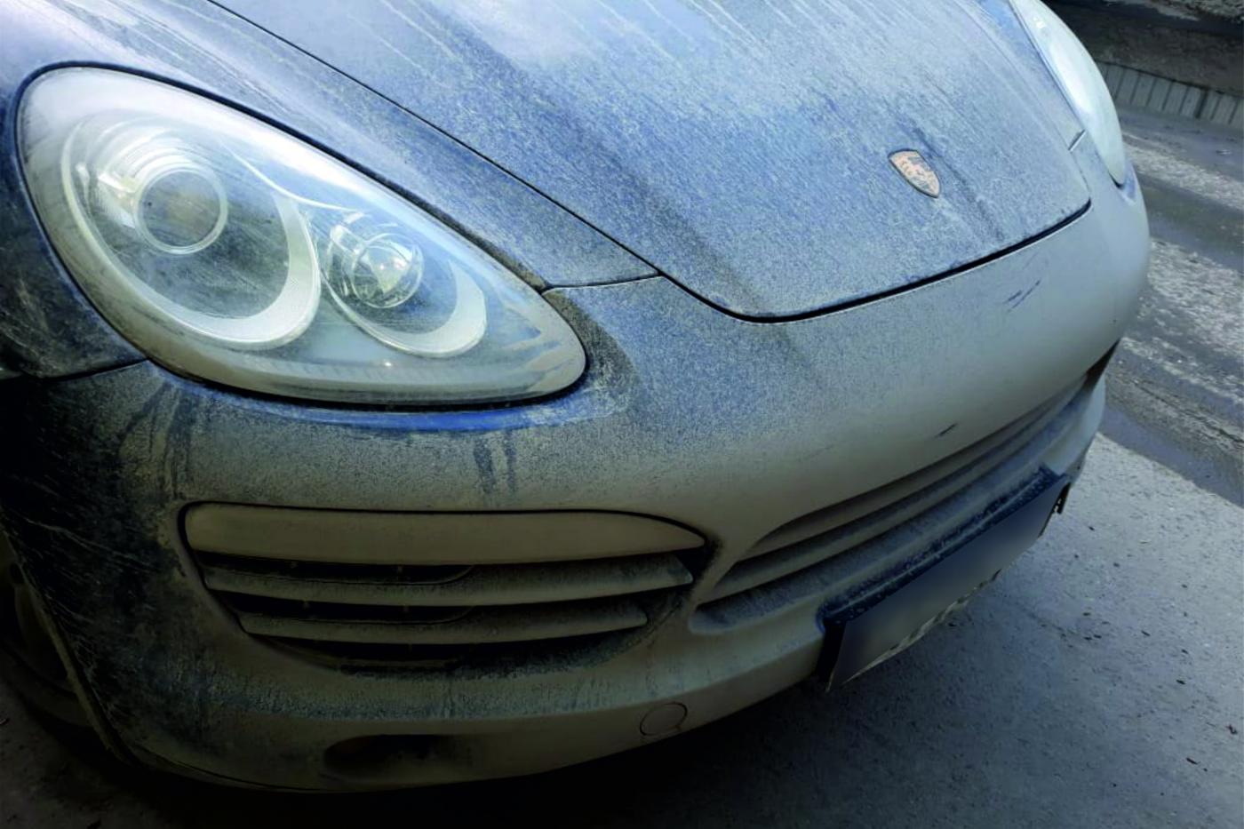 Приставы забрала у екатеринбурженки, задолжавшей знакомому 15 млн рублей, Porsche Cayenne - Фото 1