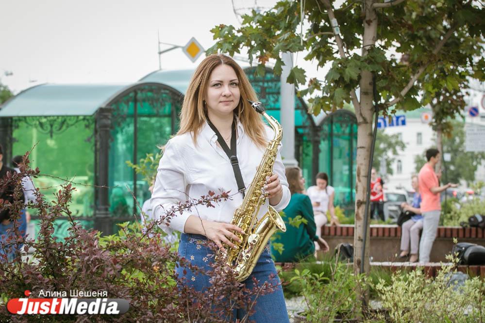 Саксофонистка Анастасия Кудрявцева: «Лето люблю за громкую музыку». В Екатеринбурге +20 градусов - Фото 1