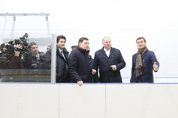 Полпреду Николаю Цуканову показали проект хоккейной академии, строящейся в микрорайоне Солнечный - Фото 1