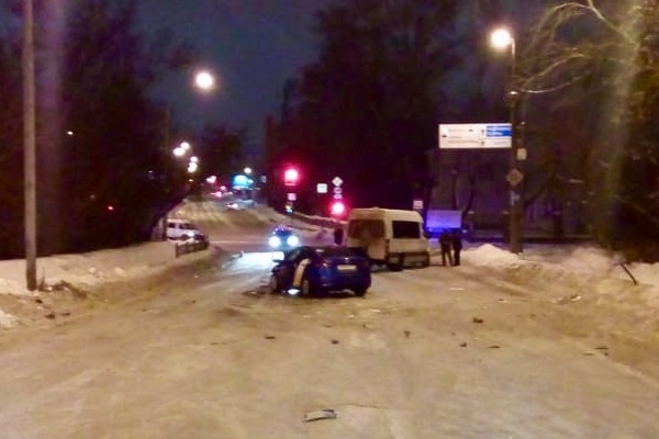 На Бебеля минувшей ночью произошло ДТП, в котором пострадали 4 человека - Фото 1