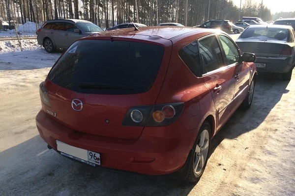 Свердловчанин лишился иномарки Mazda 3 из-за долгов по алиментам - Фото 1