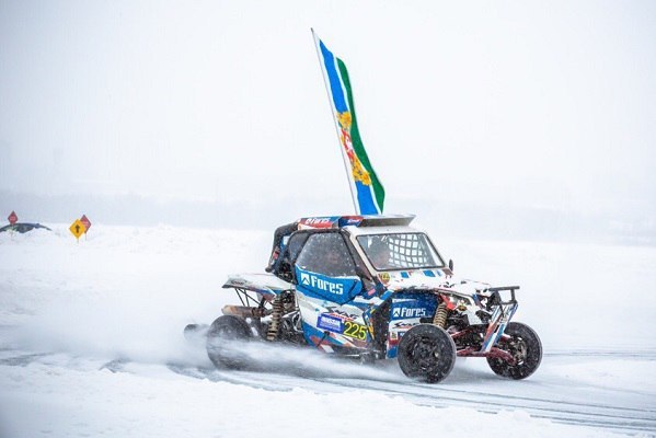 Открытые соревнования Екатеринбурга по ледовым мотогонкам посетили более 1000 человек - Фото 1