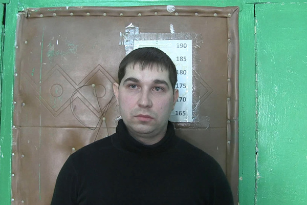 Екатеринбуржец пытался распилить банкомат в магазине и украсть деньги - Фото 1