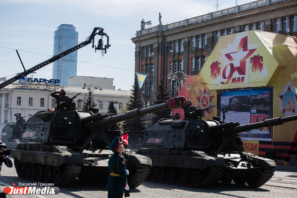 Из-за репетиции парада вечером закроют движение транспорта в центре Екатеринбурга - Фото 1