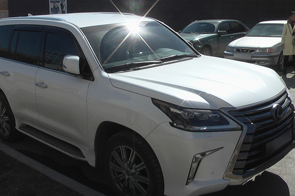  Екатеринбуржец задолжавший 12 млн рублей лишился Lexus LX450D - Фото 1