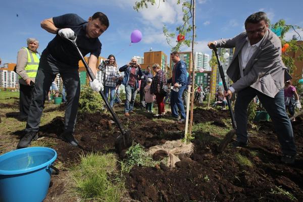 Губернатор Евгений Куйвашев принял участие в закладке Преображенского парка в Академическом  - Фото 1