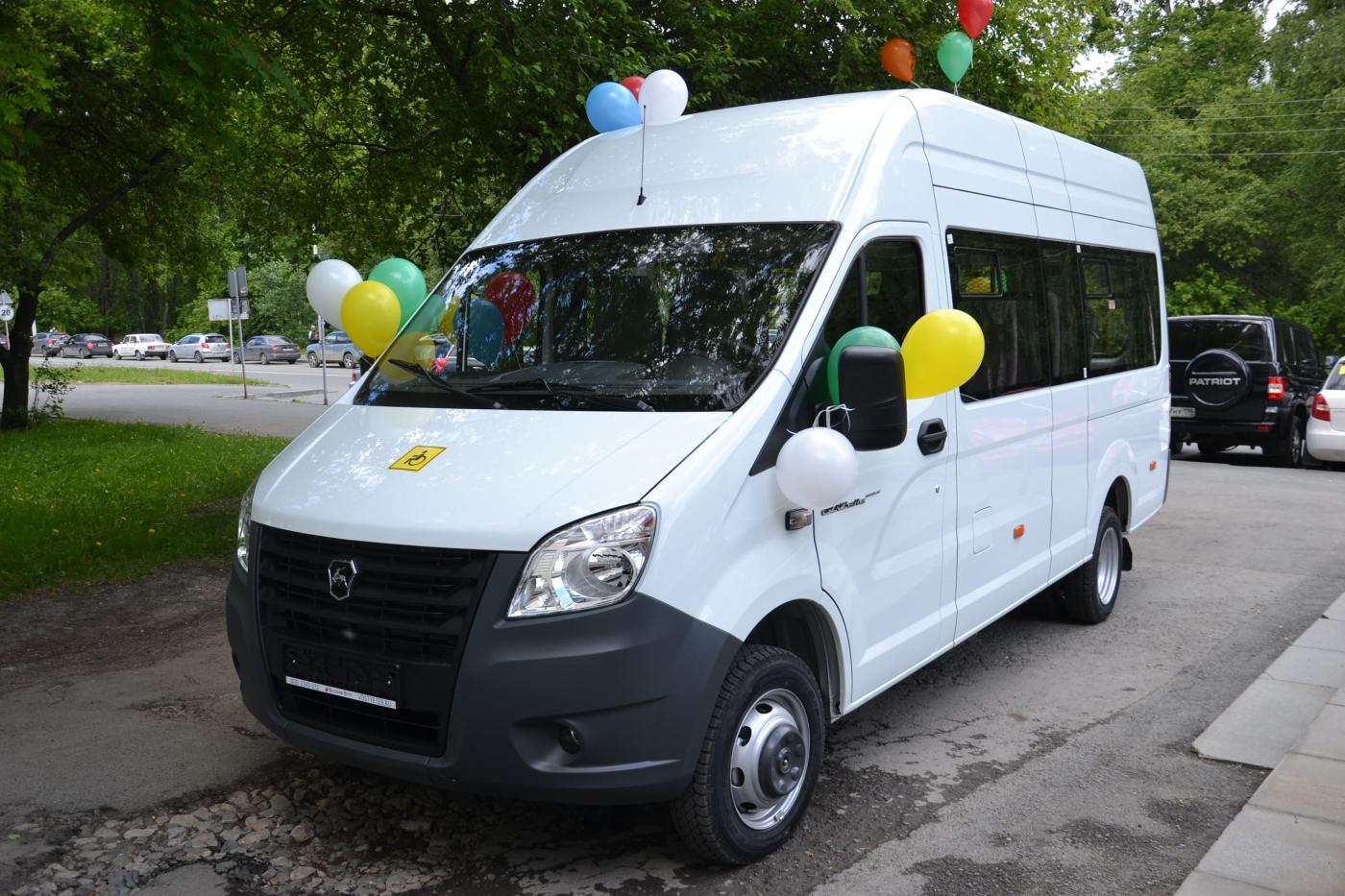 В Свердловской области появился еще один автомобиль для доставки пенсионеров из сел и отдаленных территорий в больницы - Фото 1
