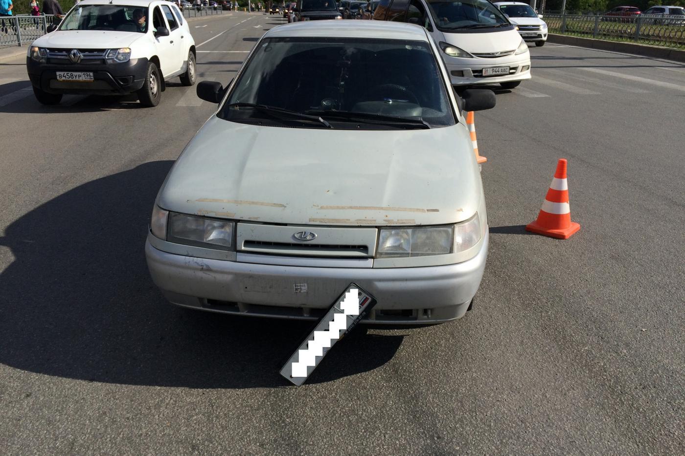 В Екатеринбурге водитель ВАЗа, пролетев на «красный», сбил 10-летнюю велосипедистку - Фото 1