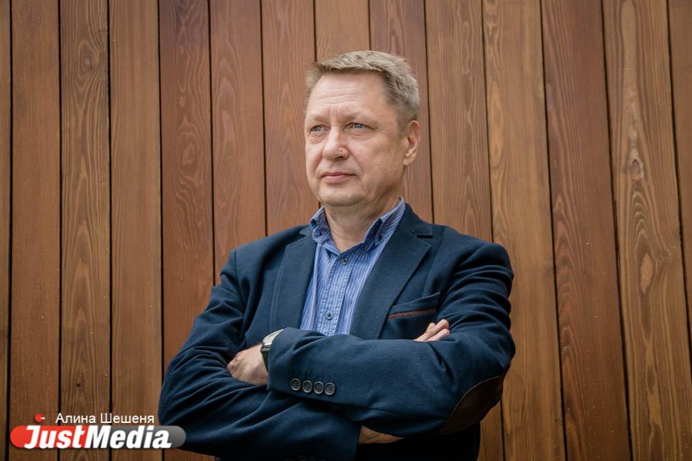 Владимир Журавлев, менеджер проектов: «Мне нравится уральское лето. Оно нежаркое, но можно купаться, загорать и есть мороженое». В Екатеринбурге +18 и дожди - Фото 1