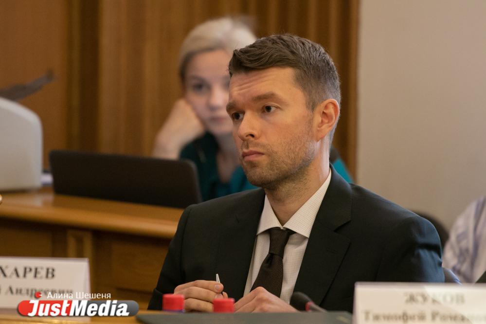 Депутатам предложат отказаться от своего решения и снова сделать сквер у Драмы территорией общего пользования - Фото 1