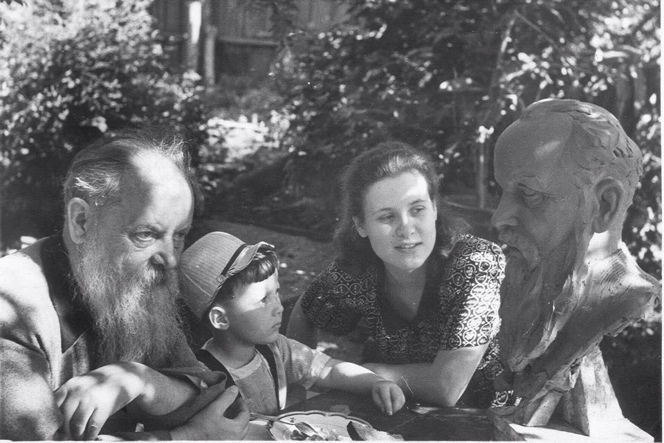 Екатеринбуржцам покажут сад Бажова, который писатель вместе со своей женой разбил еще в прошлом веке  - Фото 1