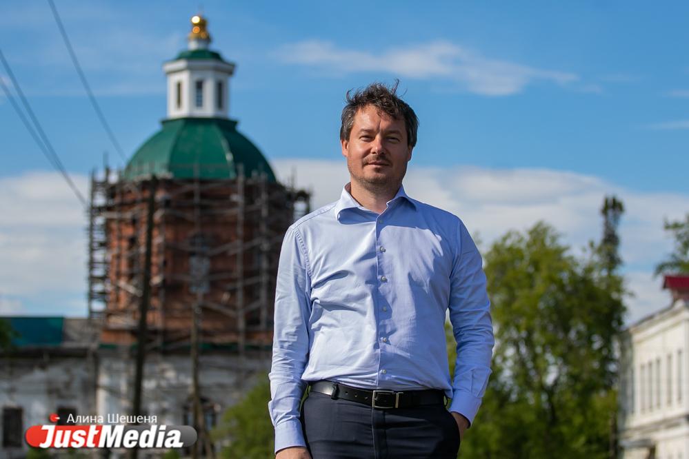Мэр Сысерти Дмитрий Нисковских: «Я люблю лето. Все вокруг оживает, а люди становятся добрее и жизнерадостнее». В Екатеринбурге +27  - Фото 1