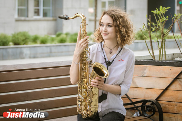 Саксофонистка Людмила Клюковская: «Уральская погода, как и жители Урала, непредсказуема, но в этом весь ее кайф». В Екатеринбурге +23 