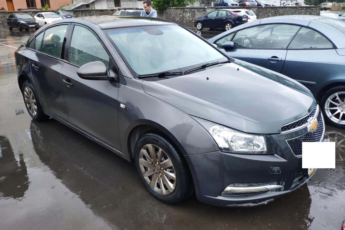 В Екатеринбурге водитель Chevrolet сбил девушку-пешехода с ребенком на руках  - Фото 1