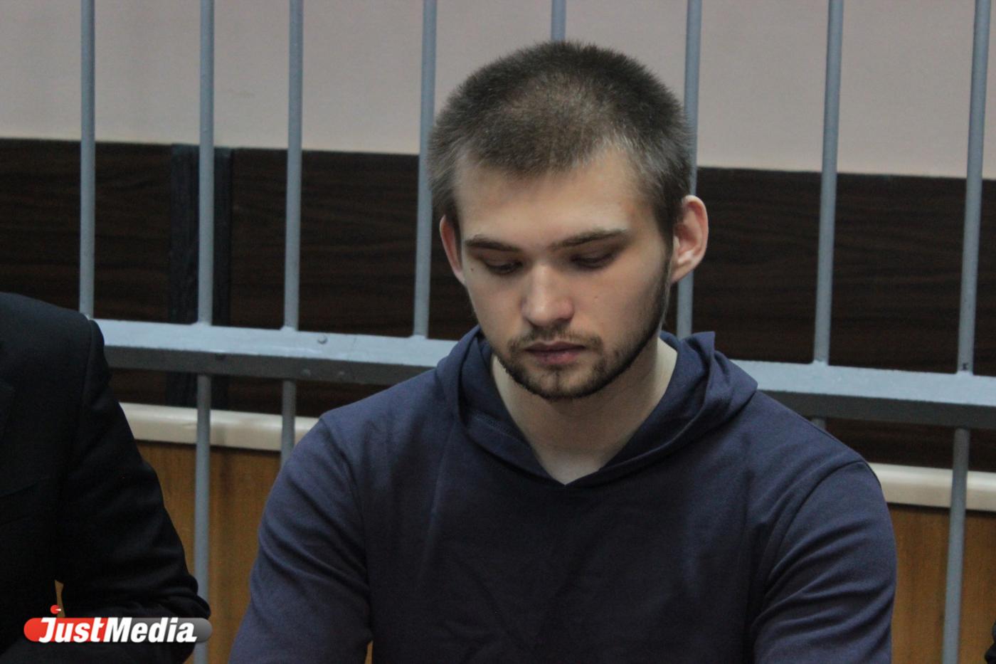 Соколовского оштрафовали на 15 тысяч рублей за плакат с оскорблением Путина - Фото 1